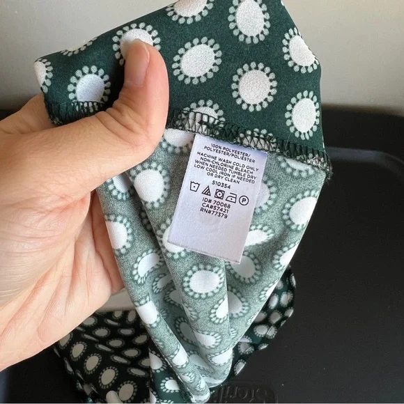 Ann Taylor Green Patterned Sleeveless Career Tank Top - Picture 5 of 5